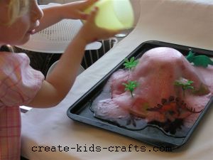 playdough volcano:create-kids-crafts.com