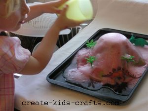 playdough volcano:create-kids-crafts.com playdough volcano:create-kids-crafts.com